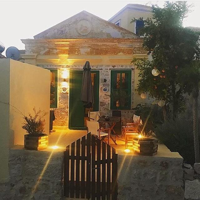 Hypate, Traditional Island Cottage Chalki Town المظهر الخارجي الصورة