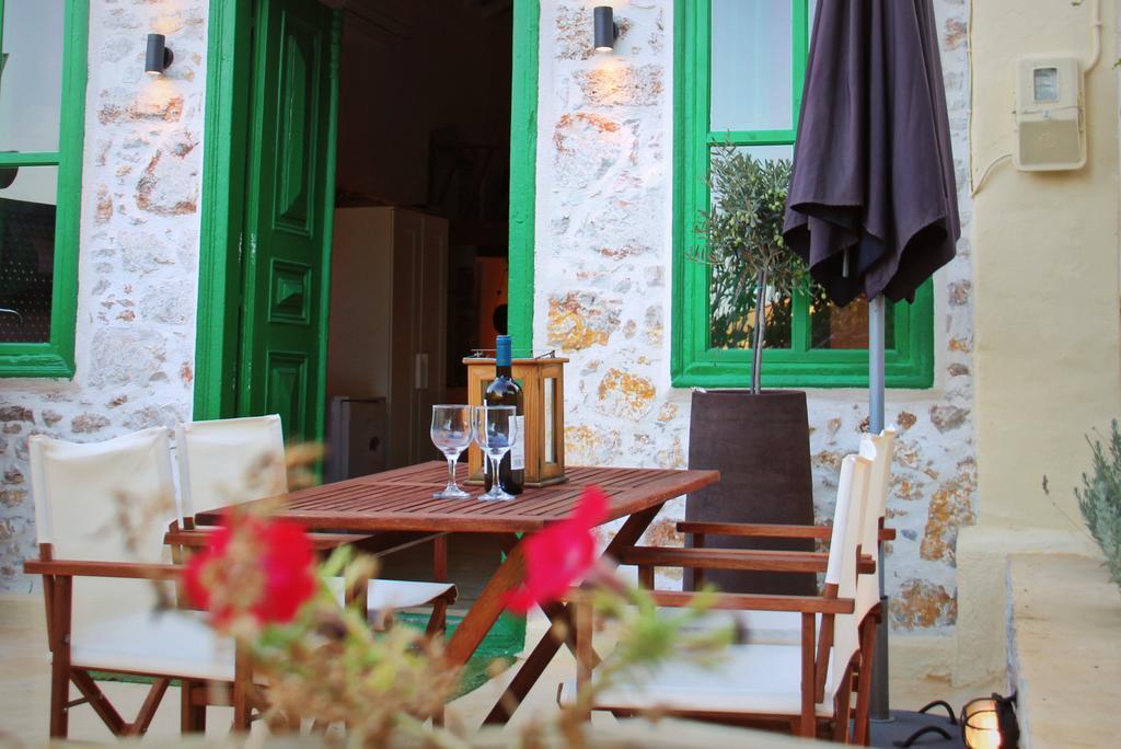 Hypate, Traditional Island Cottage Chalki Town المظهر الخارجي الصورة